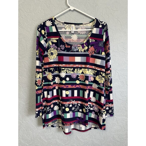 LuLaRoe Size Small Lynnae Top L7 - Picture 1 of 6